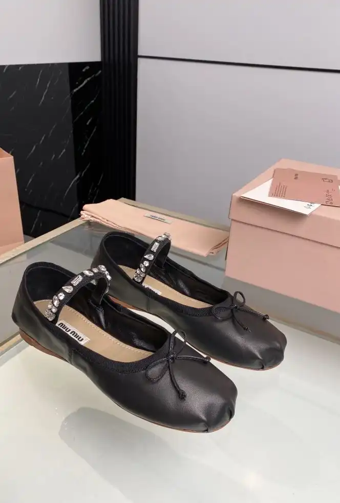 hype Miu Miu flat shoes