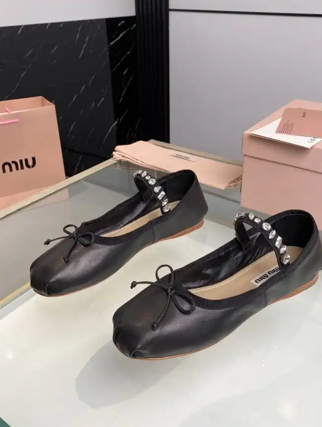 hype Miu Miu flat shoes