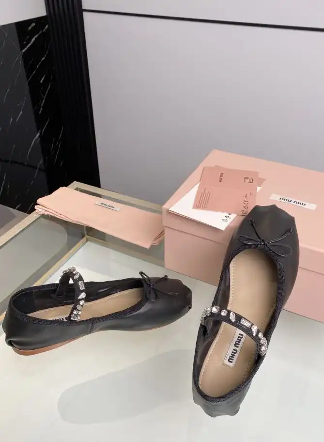 hype Miu Miu flat shoes