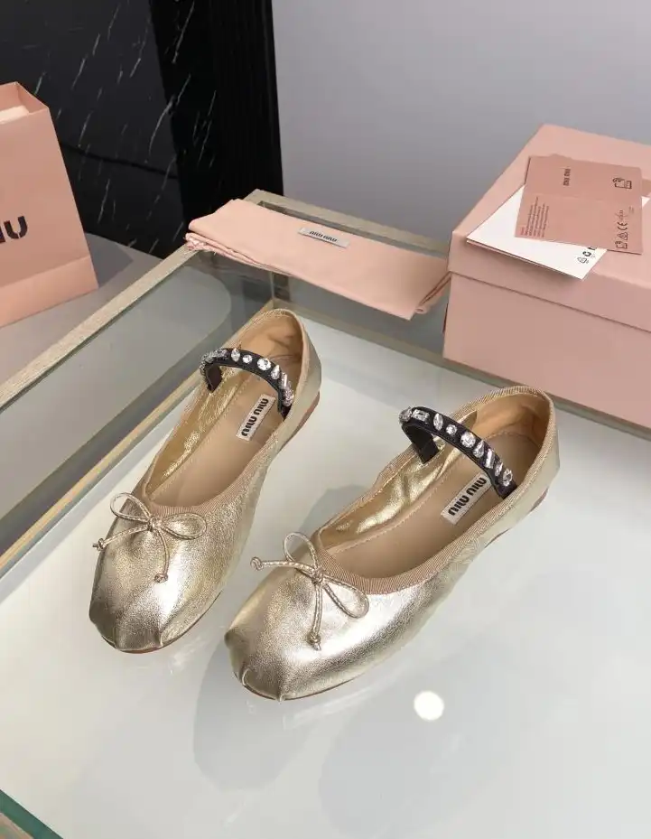 hype Miu Miu flat shoes