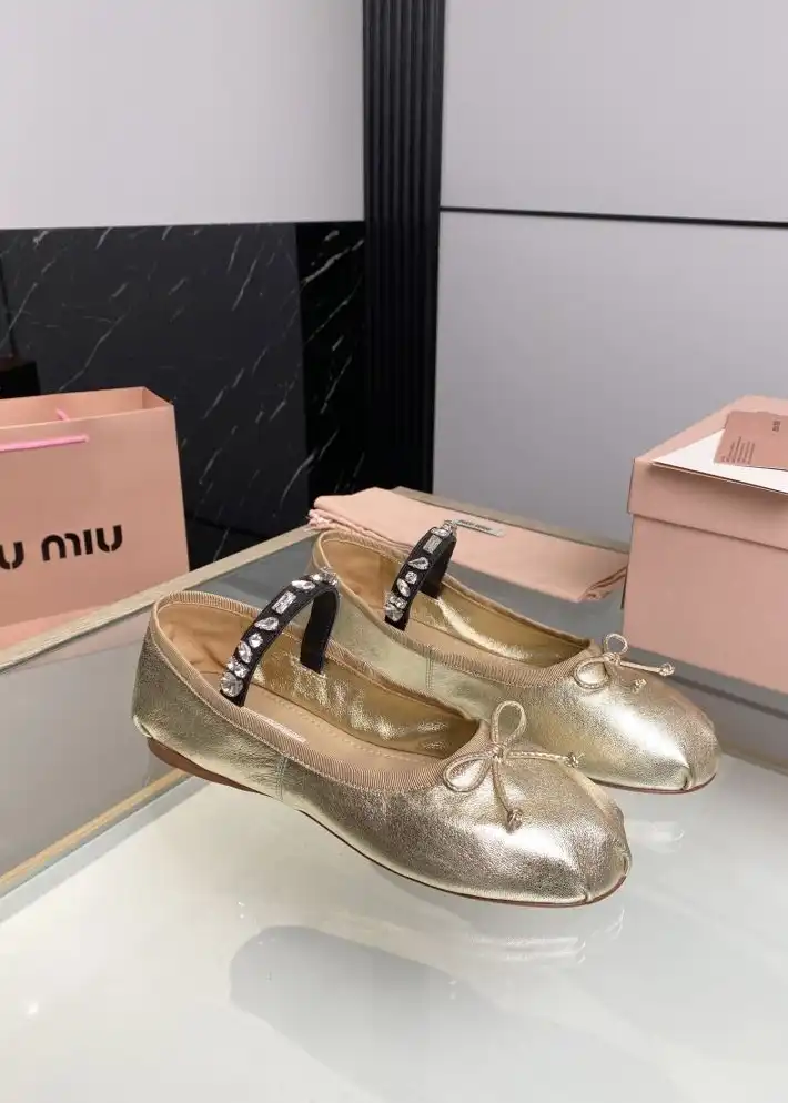 hype Miu Miu flat shoes