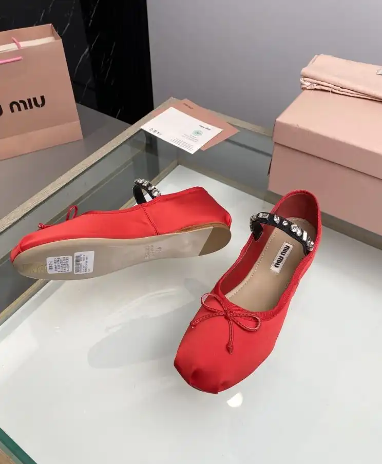 hype Miu Miu flat shoes