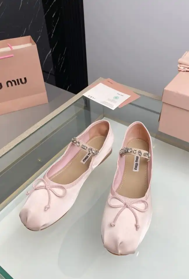 hype Miu Miu flat shoes