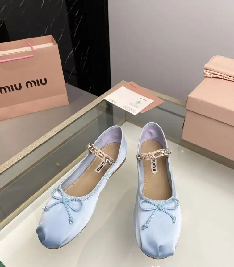 hype Miu Miu flat shoes