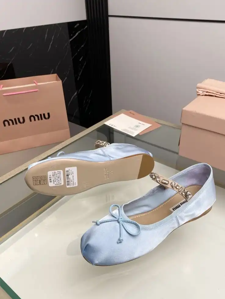 hype Miu Miu flat shoes