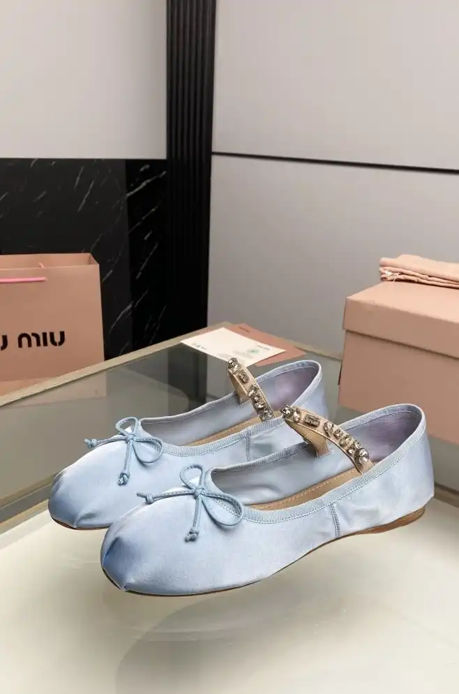 hype Miu Miu flat shoes