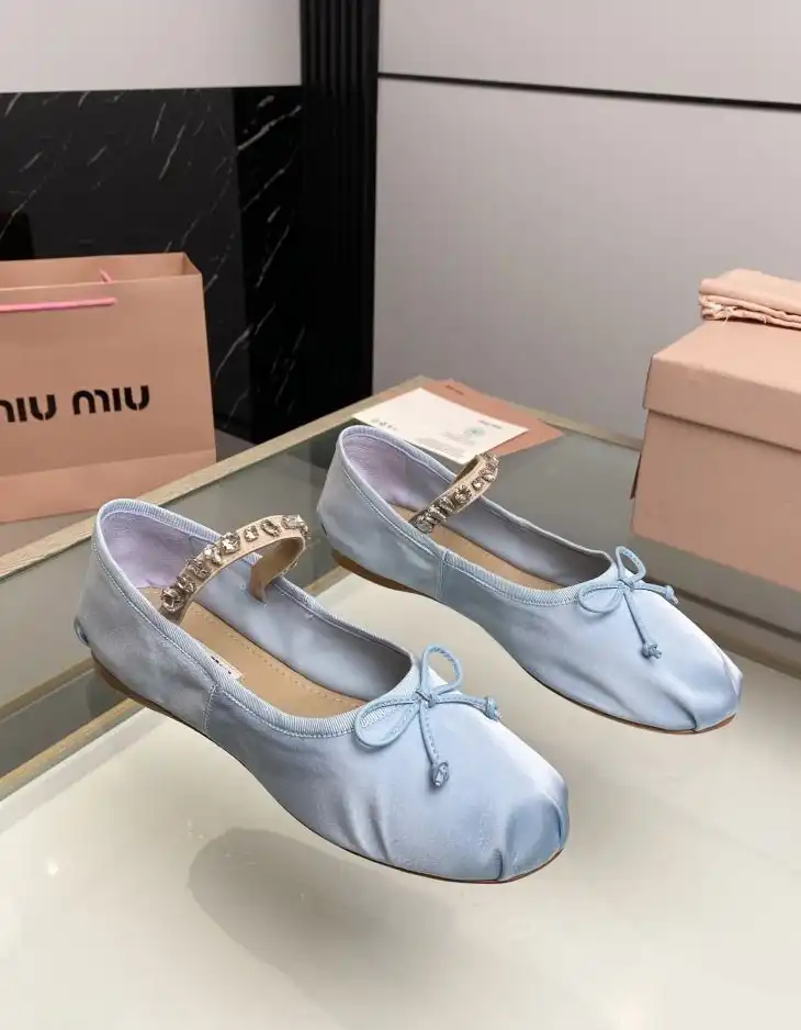 hype Miu Miu flat shoes