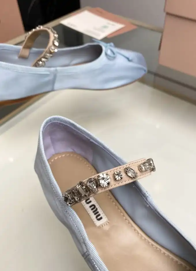 hype Miu Miu flat shoes