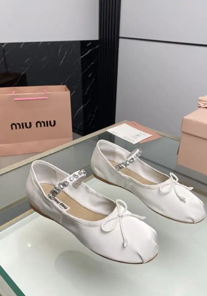 hype Miu Miu flat shoes