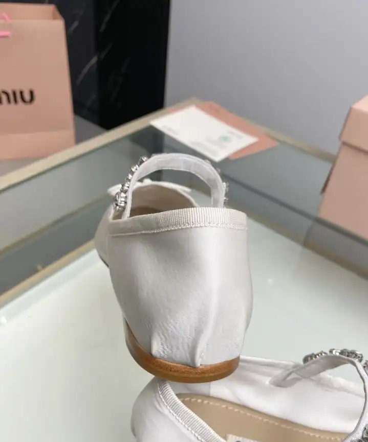 hype Miu Miu flat shoes