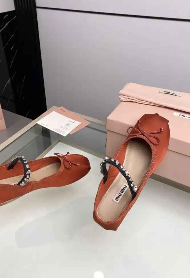 hype Miu Miu flat shoes