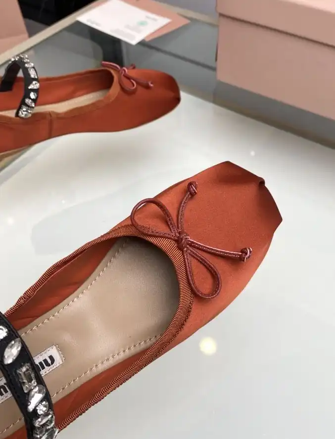 hype Miu Miu flat shoes