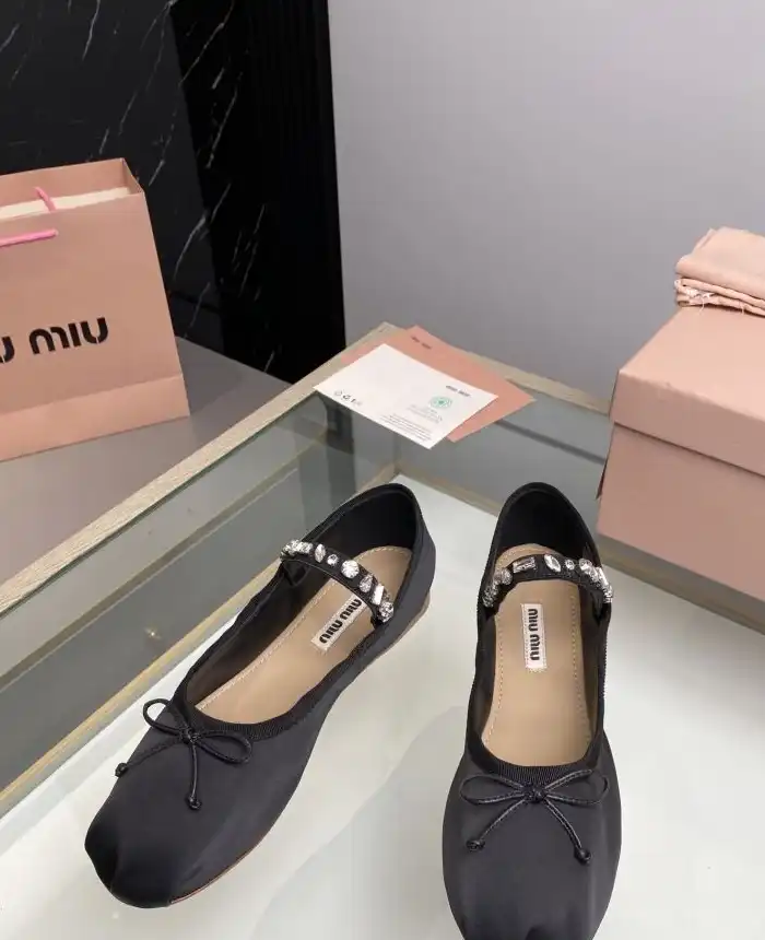 hype Miu Miu flat shoes