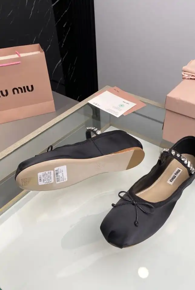 hype Miu Miu flat shoes