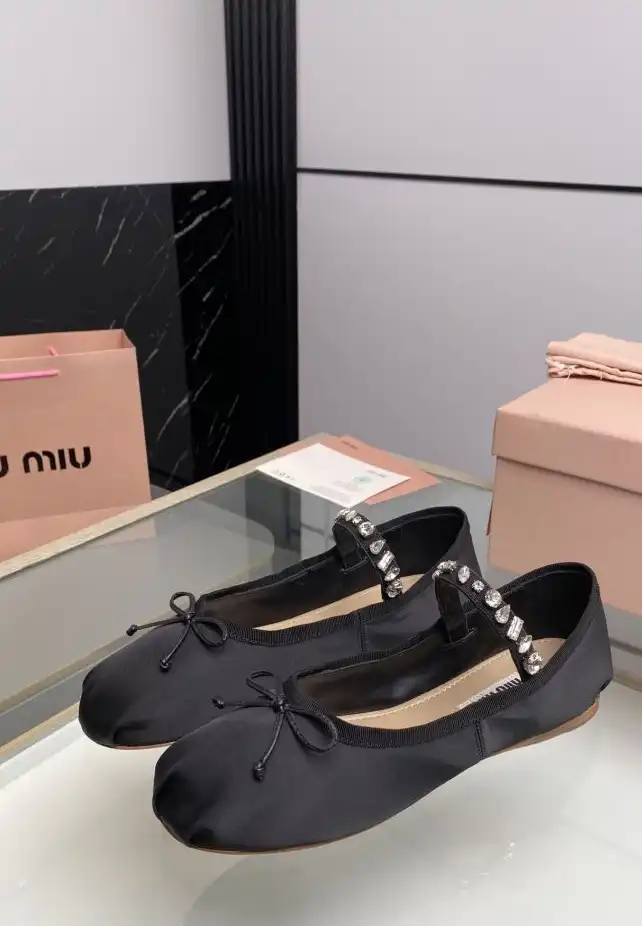 hype Miu Miu flat shoes