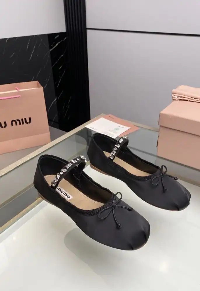 hype Miu Miu flat shoes