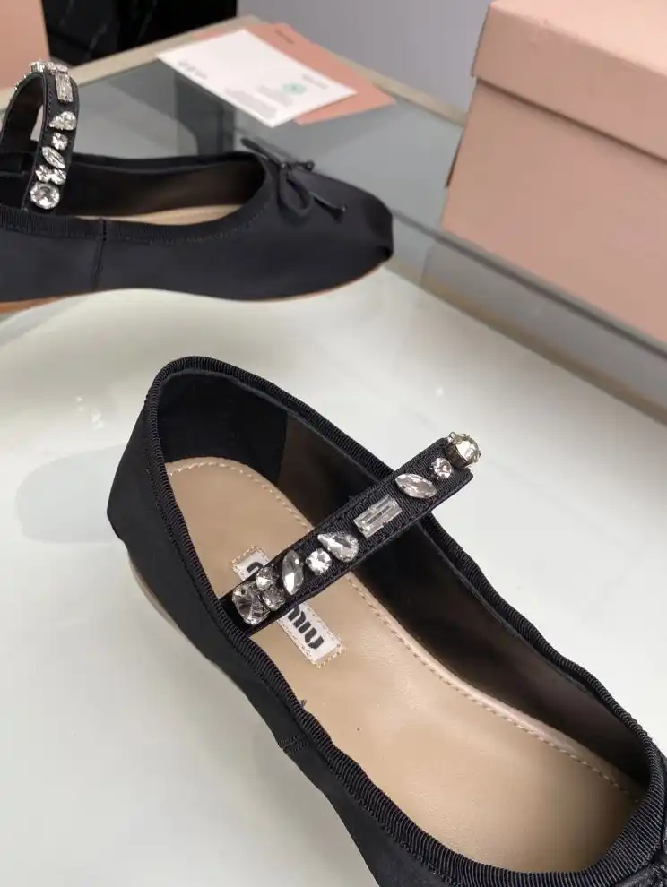 hype Miu Miu flat shoes