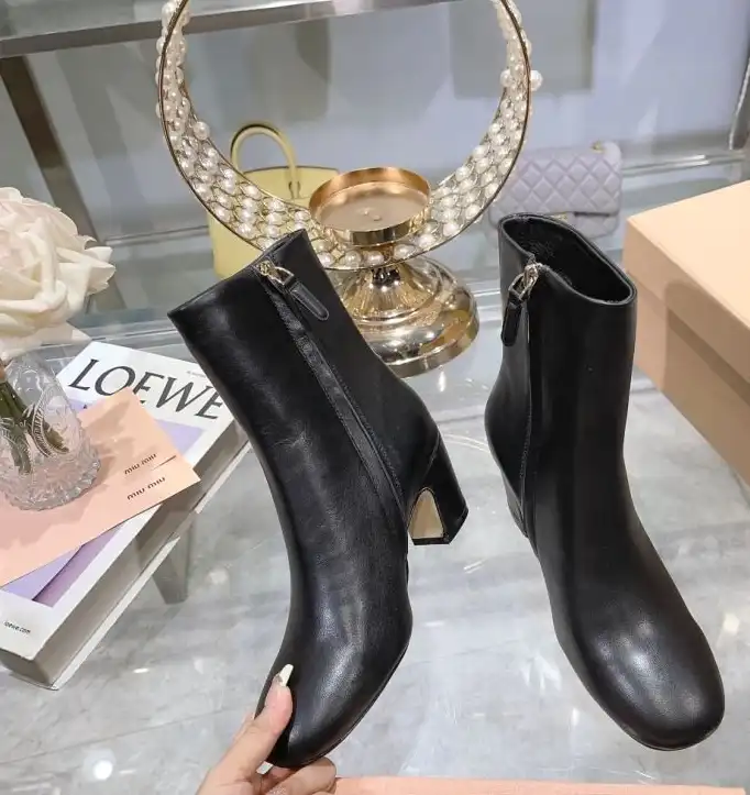 hype Miu Miu Boots