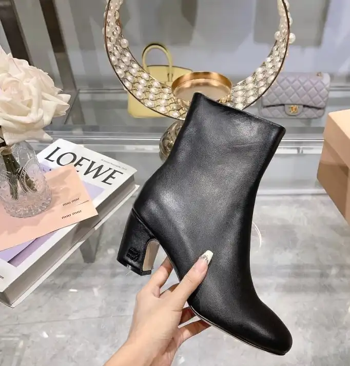 hype Miu Miu Boots