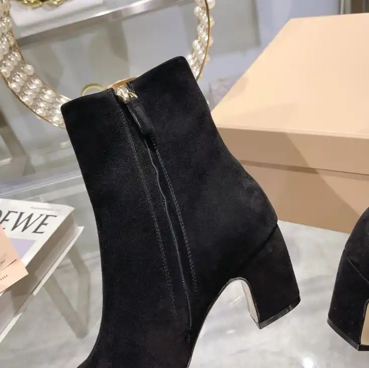 hype Miu Miu Boots