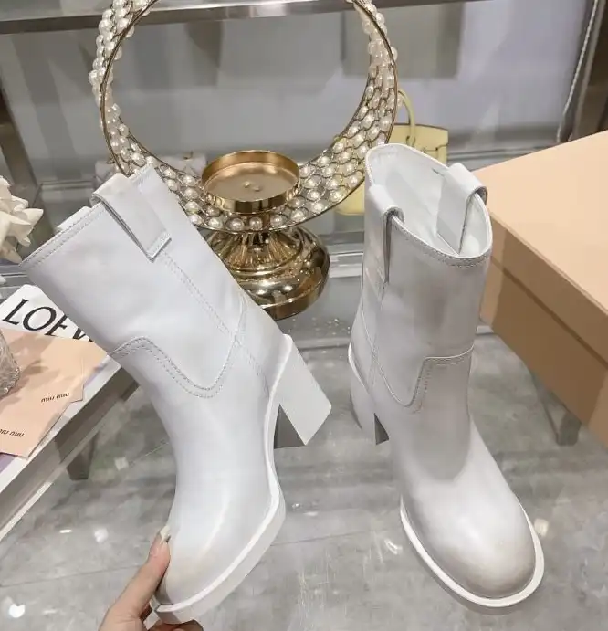 hype Miu Miu Boots