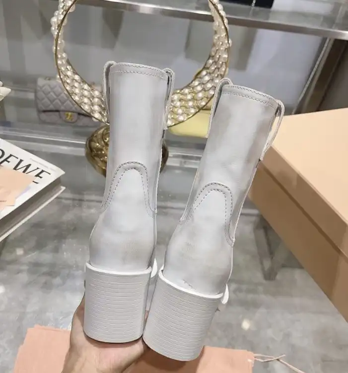 hype Miu Miu Boots