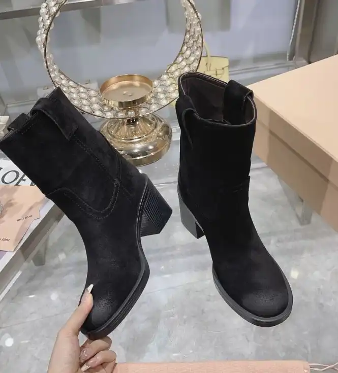 hype Miu Miu Boots