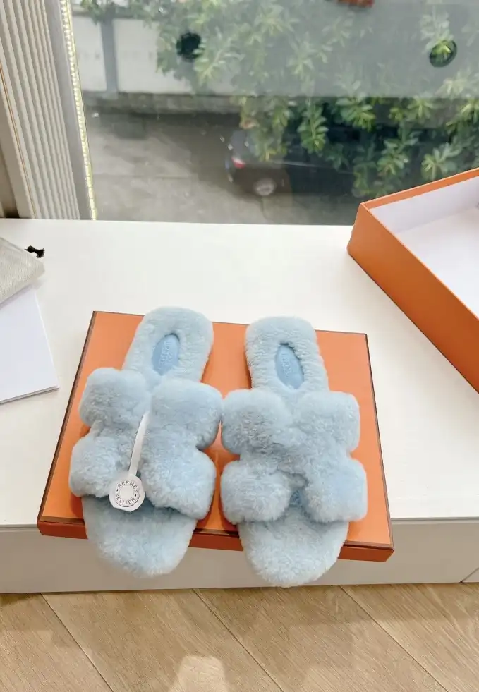 Hermes Slippers