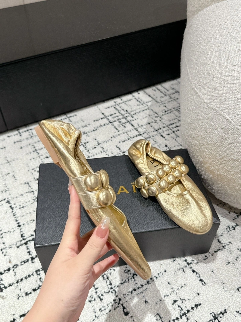Other flat shoes