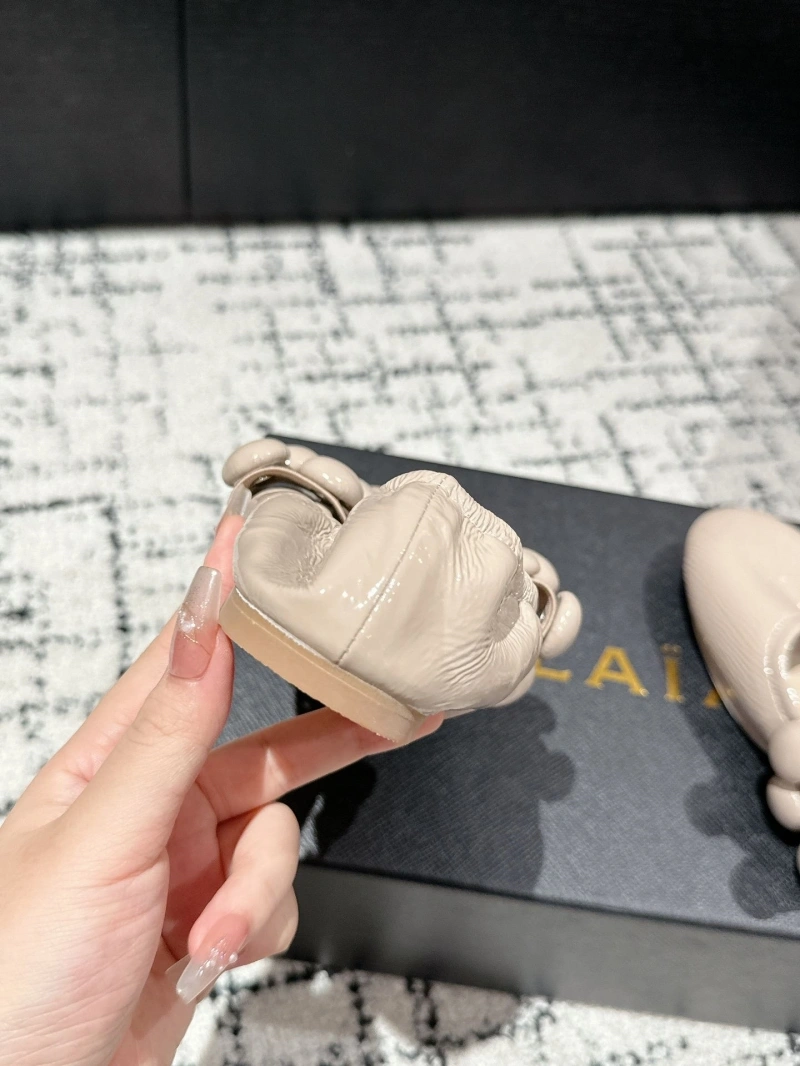 Other flat shoes