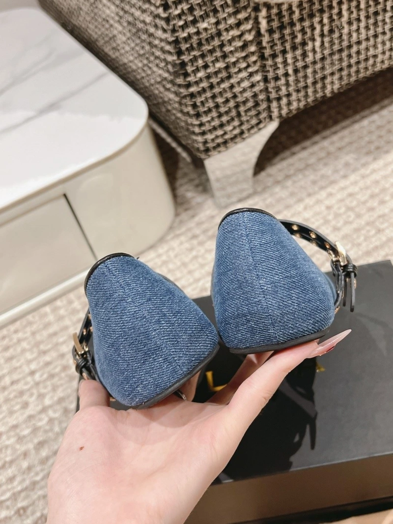 Other flat shoes