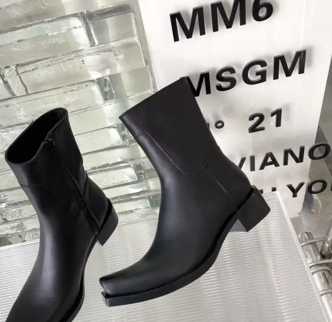 hype Balenciaga Boots