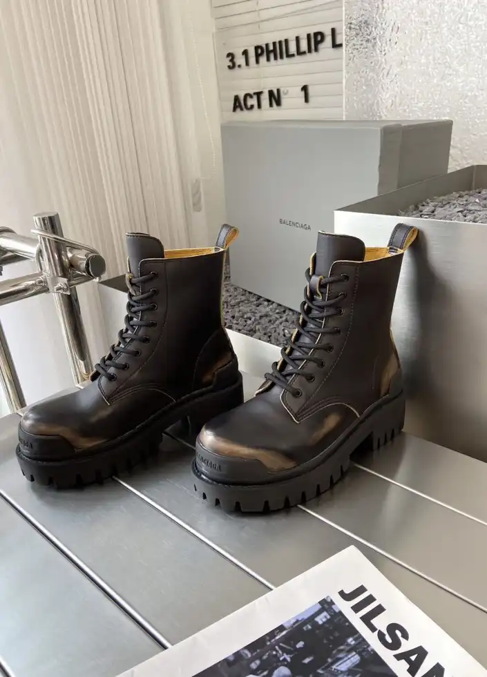 hype Balenciaga Boots