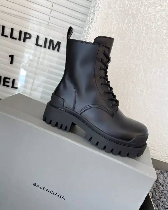 hype Balenciaga Boots