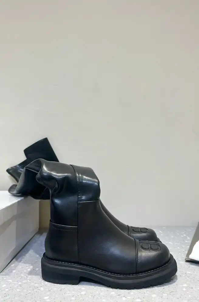 hype Balenciaga Boots