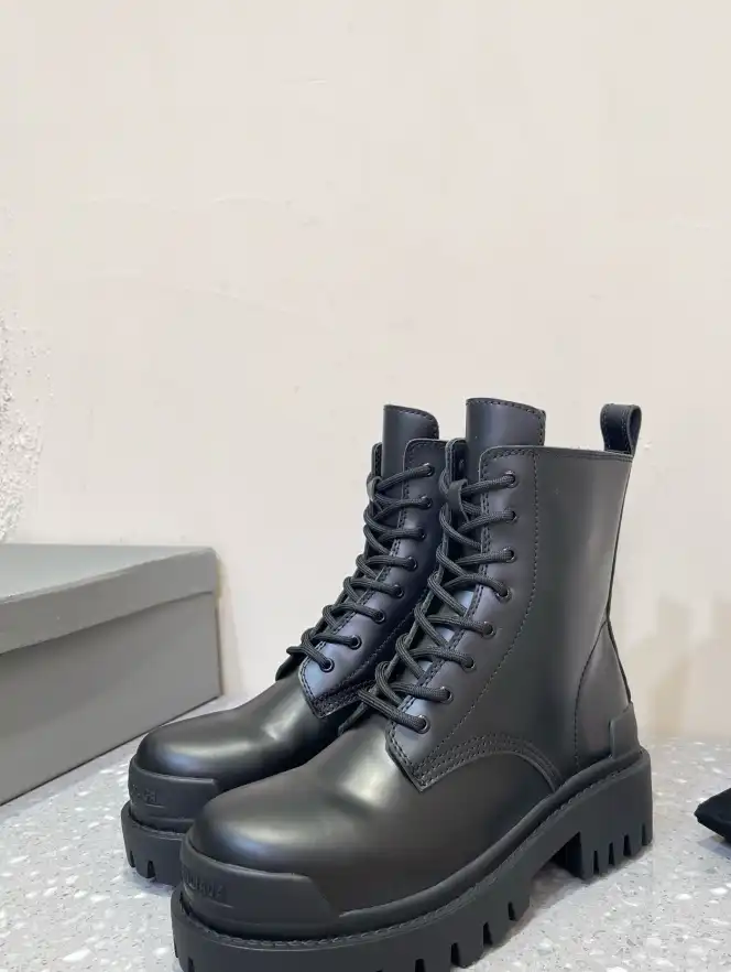 hype Balenciaga Boots