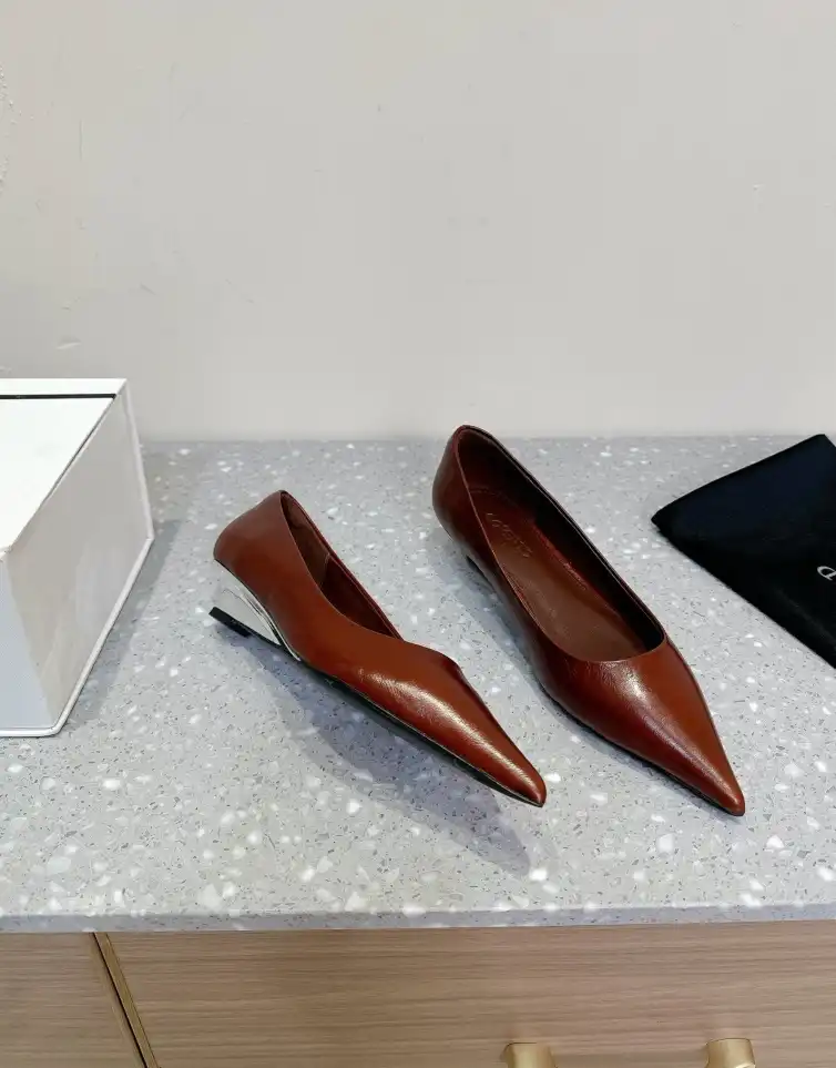 Other flat shoes