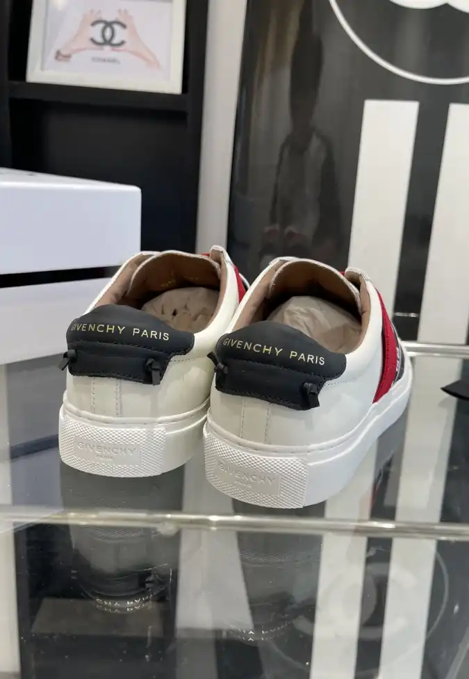 Givenchy Sneakers