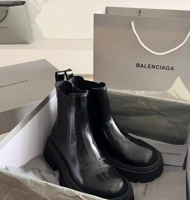 hype Balenciaga Boots