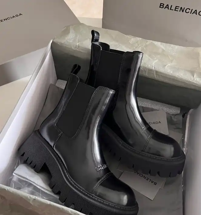 hype Balenciaga Boots