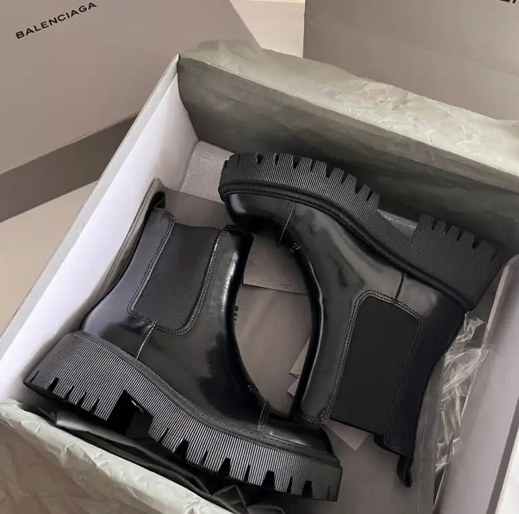 hype Balenciaga Boots