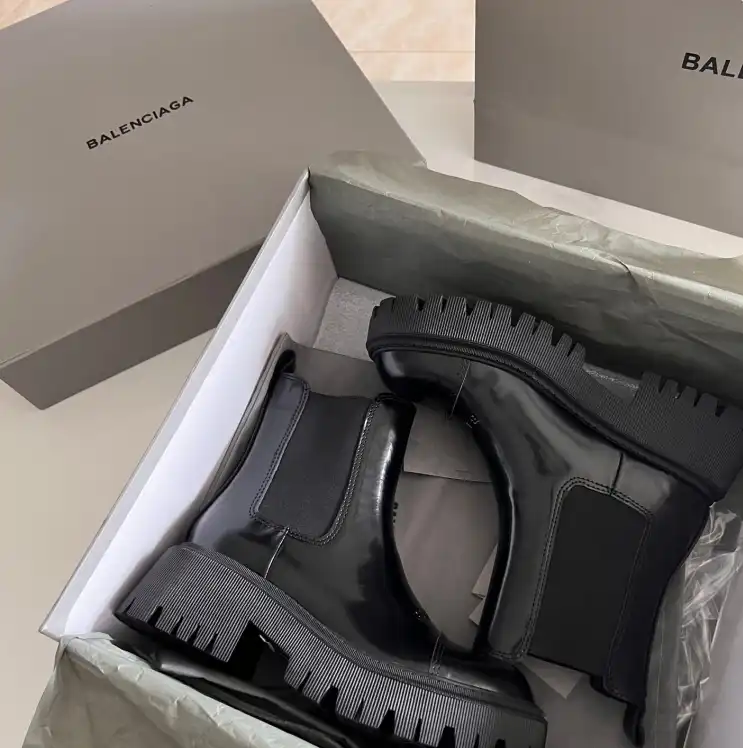 hype Balenciaga Boots