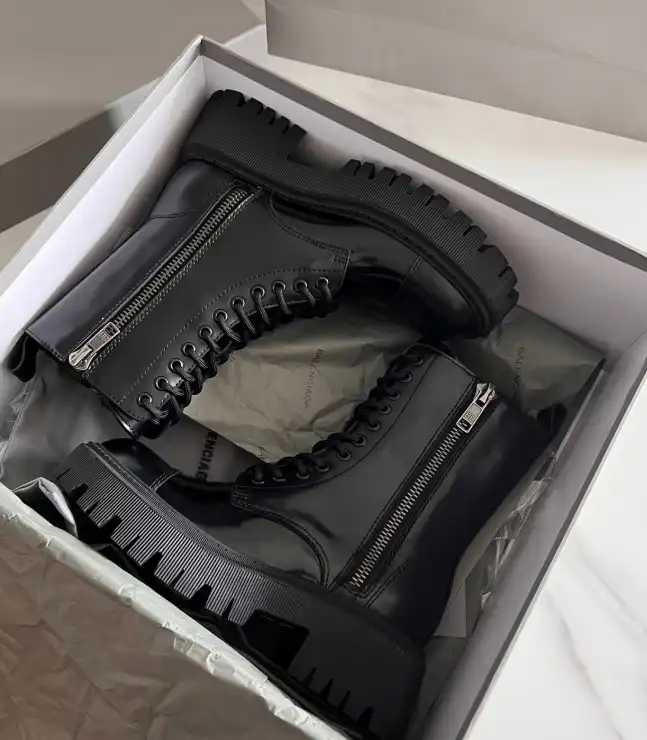 hype Balenciaga Boots