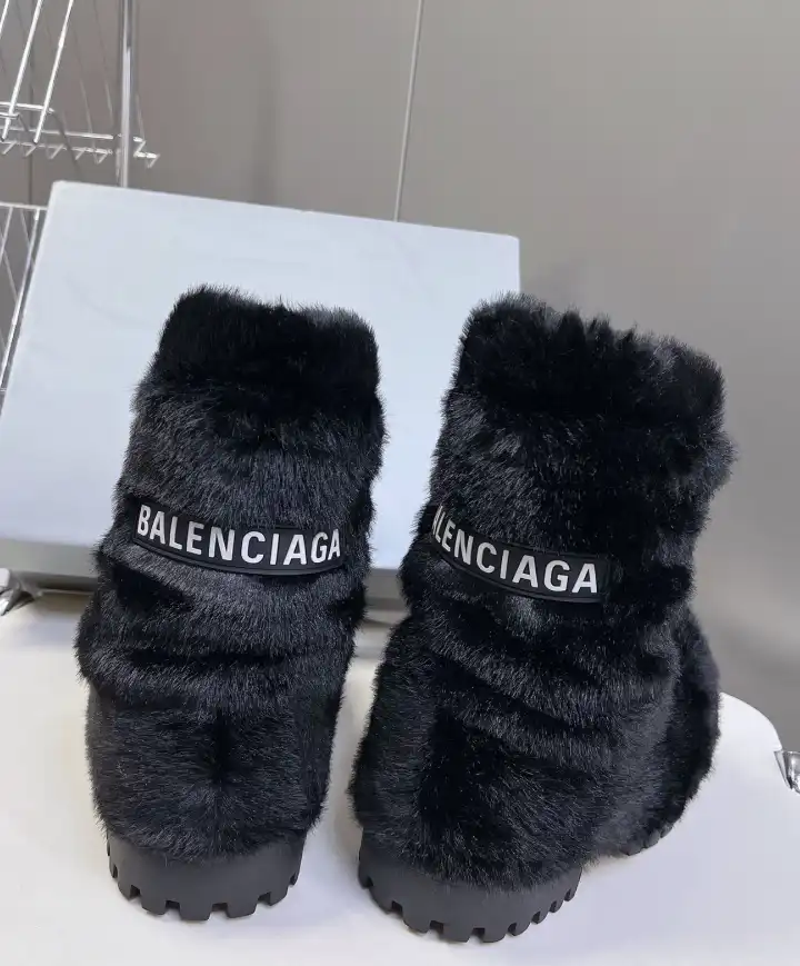 hype Balenciaga Boots