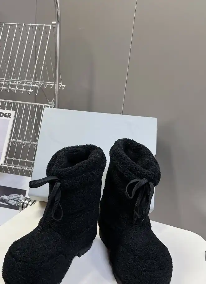 hype Balenciaga Boots