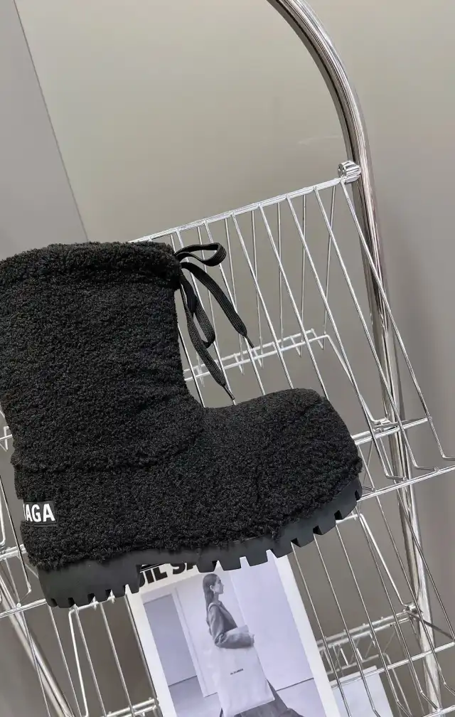 hype Balenciaga Boots