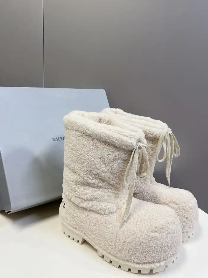 hype Balenciaga Boots