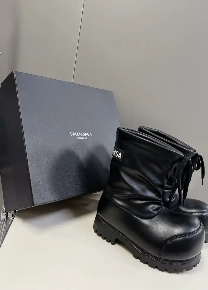 hype Balenciaga Boots