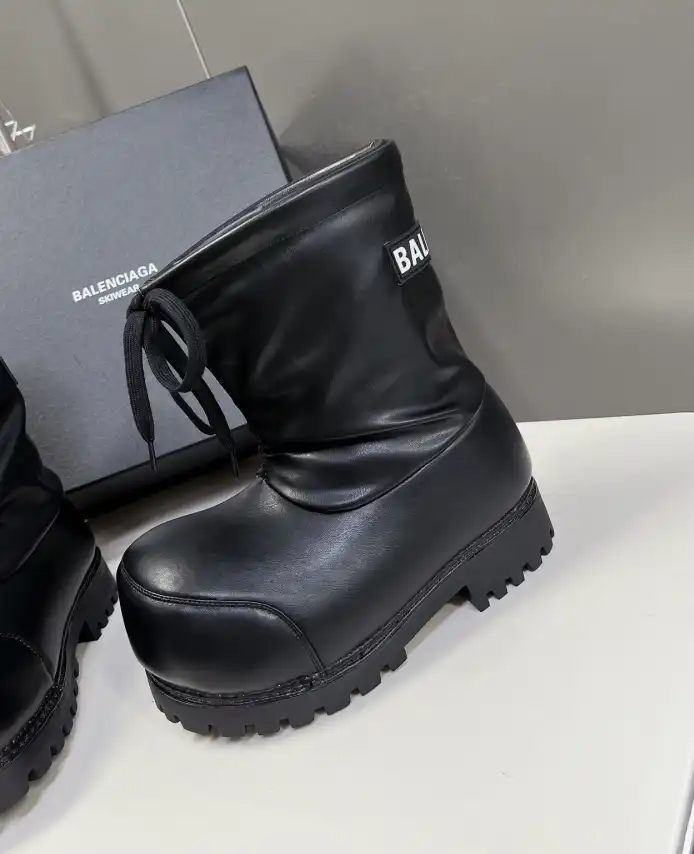 hype Balenciaga Boots