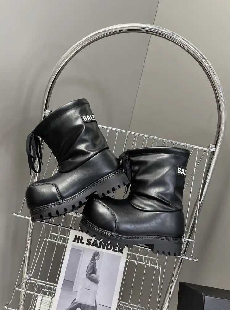 hype Balenciaga Boots